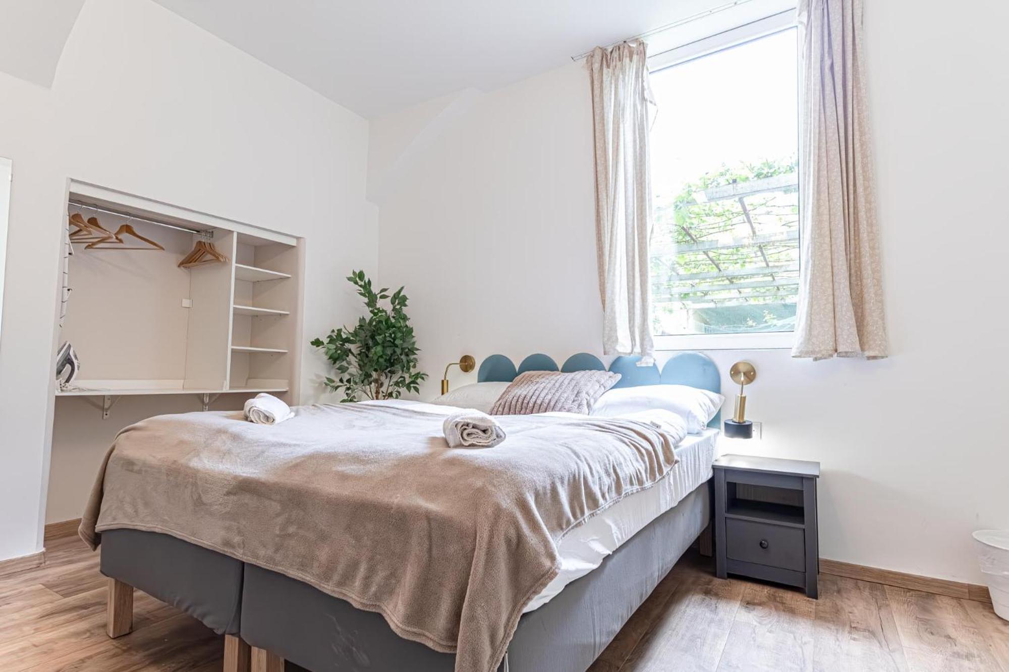 Trendy Near Westbahnhof With Kitchenette & Smart Tv * Viena